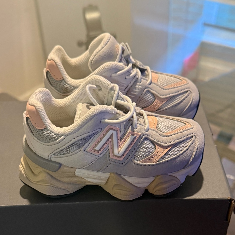 New Balance 9060 toddler  - Grey and Pink 5.5c